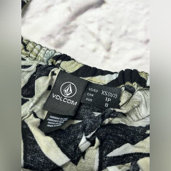 VOLCOM Coco smocked Jack’s Surfboard crop Cami top new - Picture 3 of 9